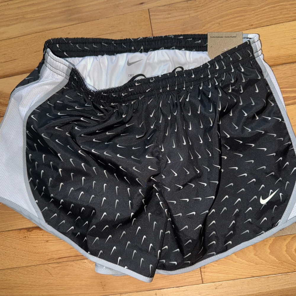 Nike Black and White Patterned Shorts youth size L